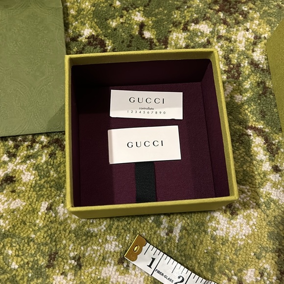 Gucci canvas box, two Gucci envelopes - Picture 4 of 5